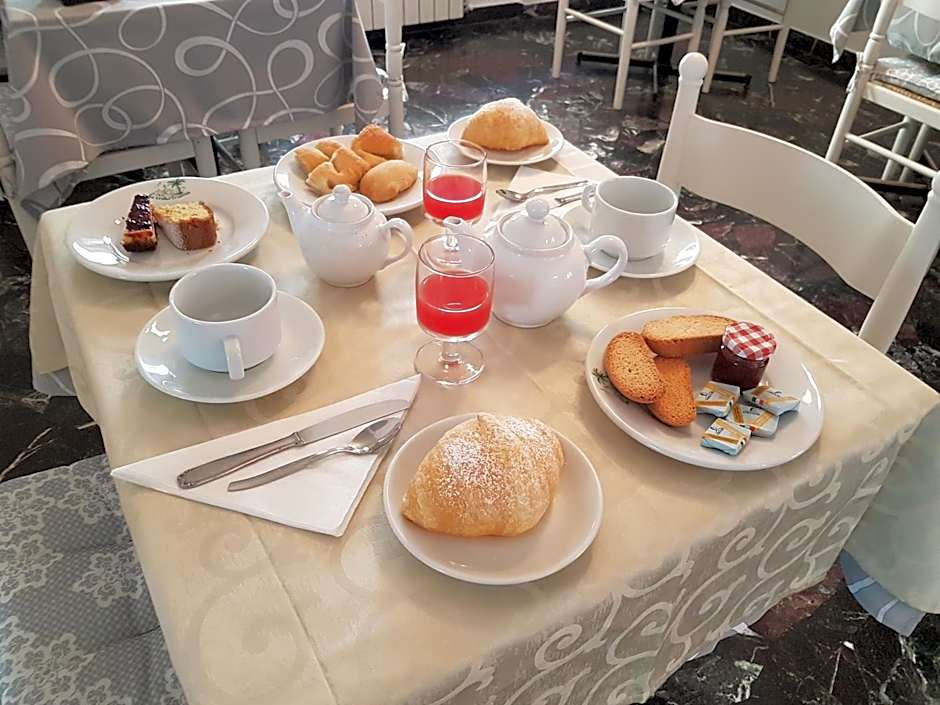 Hotel Costa Azzurra -Free Parking - Easy Stay -Spotorno