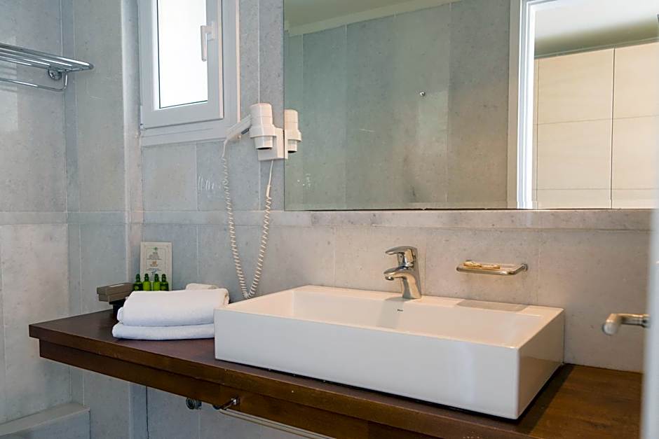 Antinea Suites Hotel & Spa