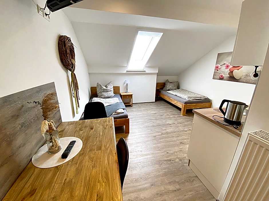 Seehaus Mamming - Hotel - Schlaffässer - Biergarten - Camping