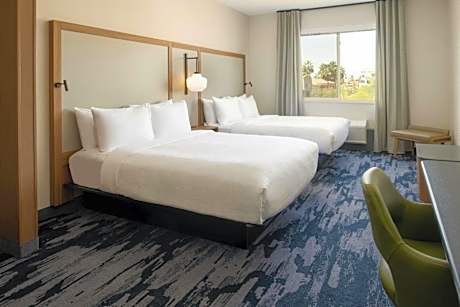 Queen Suite with Sofa Bed - Hearing Accessible