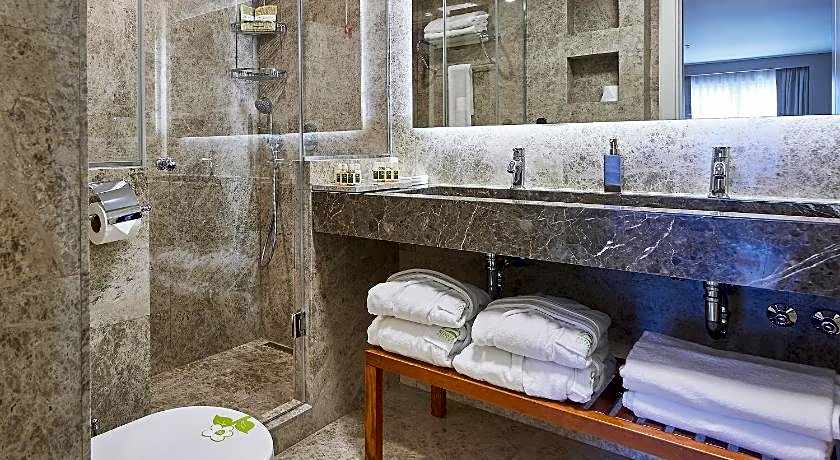 Renata Suites Boutique Hotel