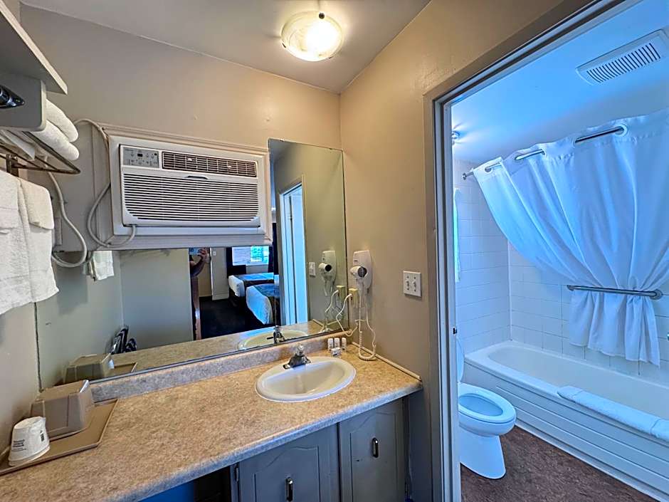 Super 8 by Wyndham Guelph