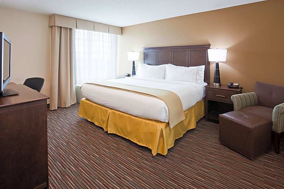 Holiday Inn Express and Suites Willmar By IHG