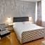 Three Crowns Hotel