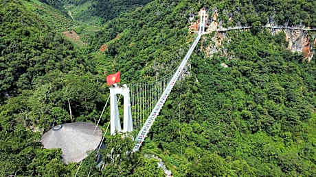 Moc Chau Island - Bach Long Glass Bridge