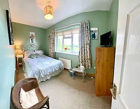 Double Room with Shared Bathroom