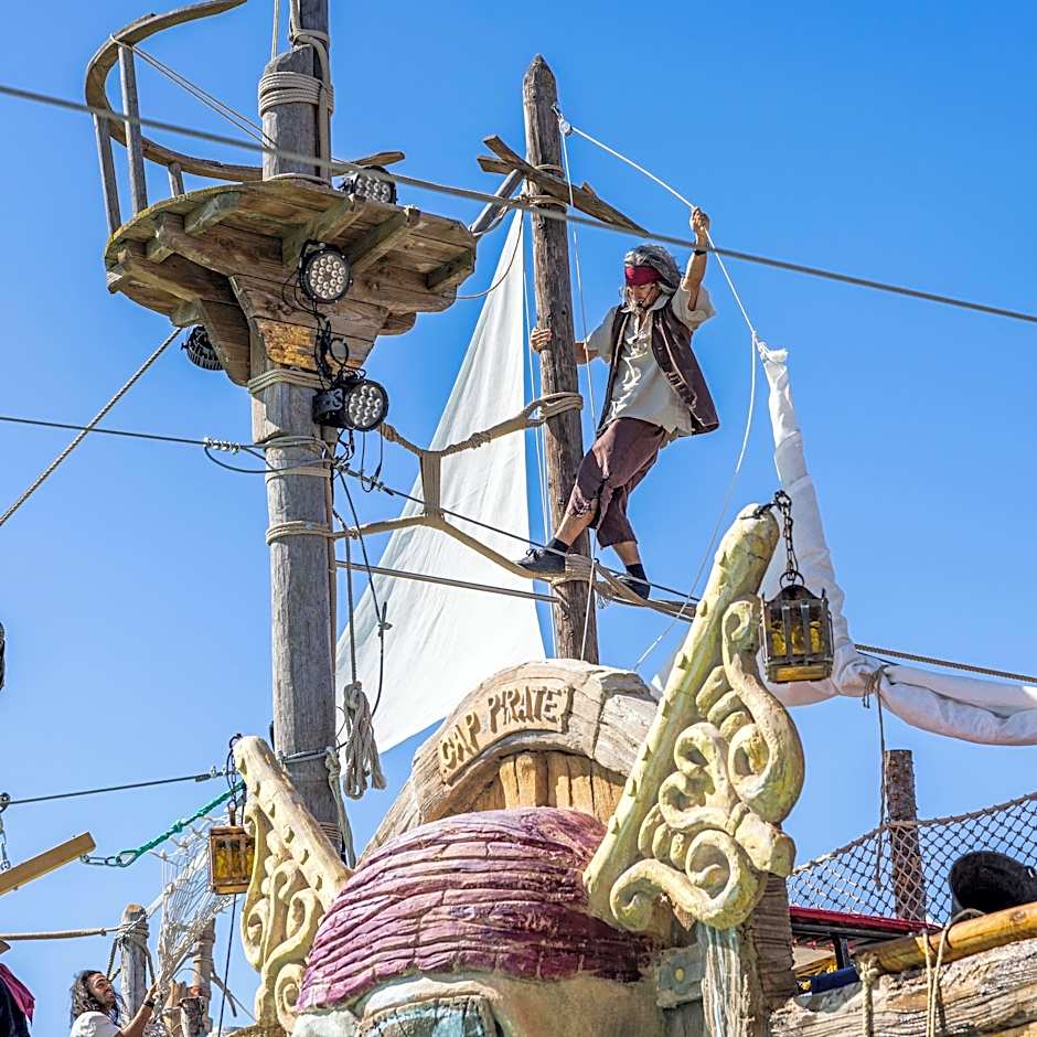 Hotel Pirates World