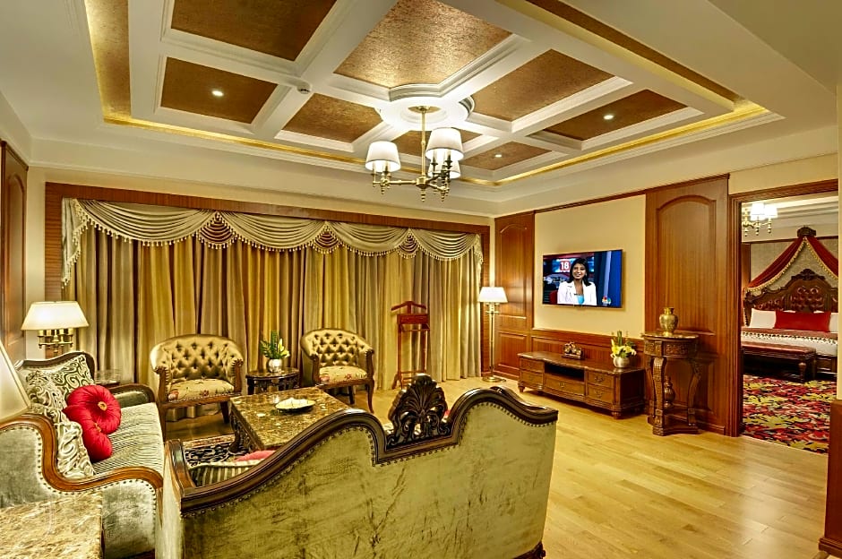 Express Inn The Business Luxury Hotel