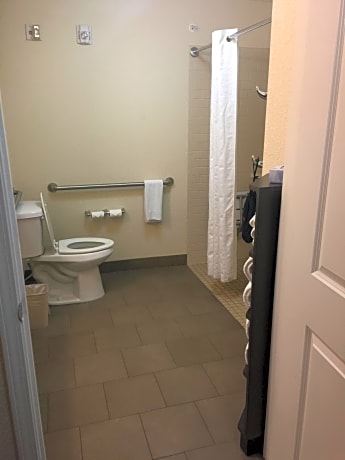 2 Queen Beds Studio Suite Comm Access