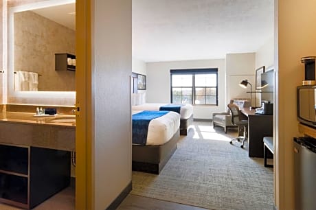 Classic Double Queen Room