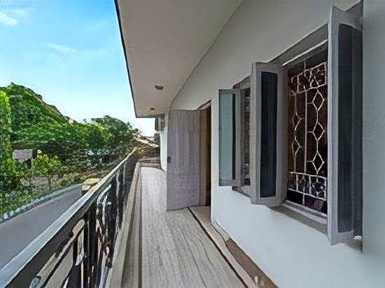Falcon Guest House – Calcutta, LA