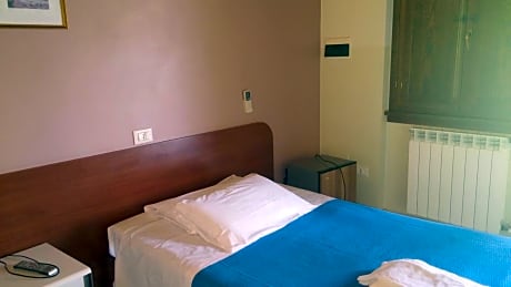 Standard Single Room with Shower