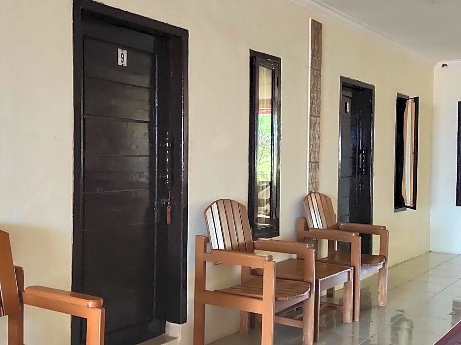 penginapan karanglaut santolo