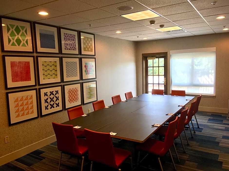 Holiday Inn Express Hotel & Suites Bethlehem Airport/Allentown area By IHG