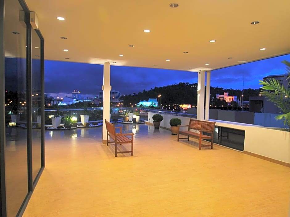 Oceania Hotel