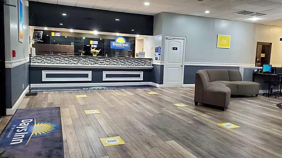 Days Inn by Wyndham Stuart