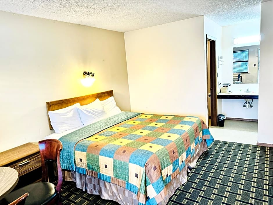 Holiday Pines Inn and Suites