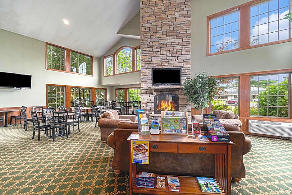 Howard Johnson by Wyndham Traverse City