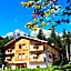 Chalet Tovel - Mountain Lake