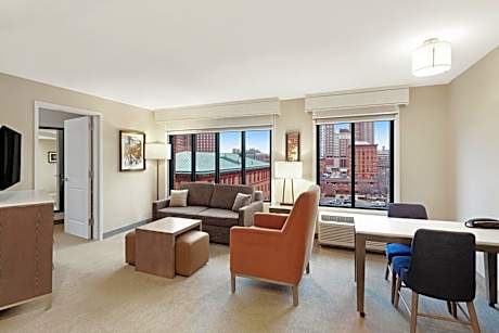 One-Bedroom Corner King Suite
