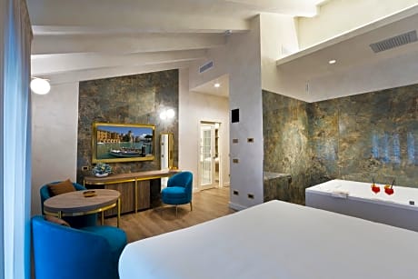 Queen Suite with Spa Access