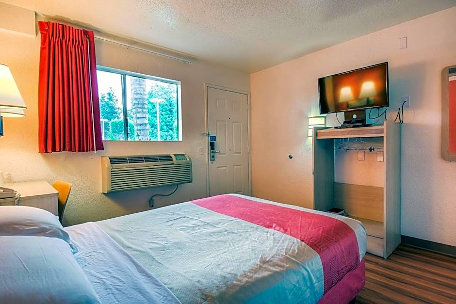 Motel 6 Chino, CA