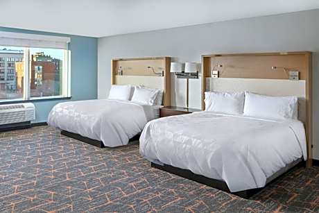 Premium Corner Queen Room