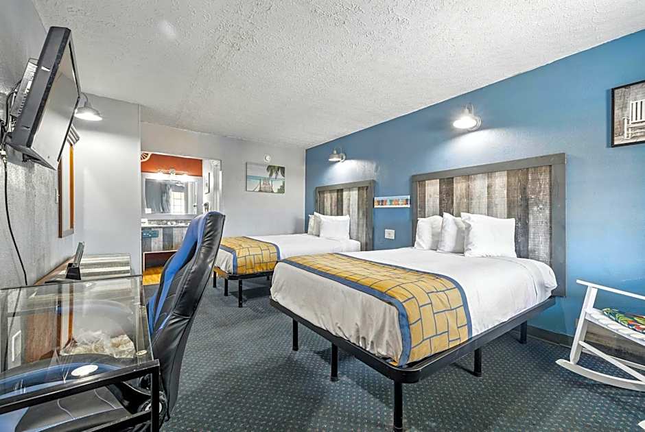 Days Inn & Suites by Wyndham Terre Haute