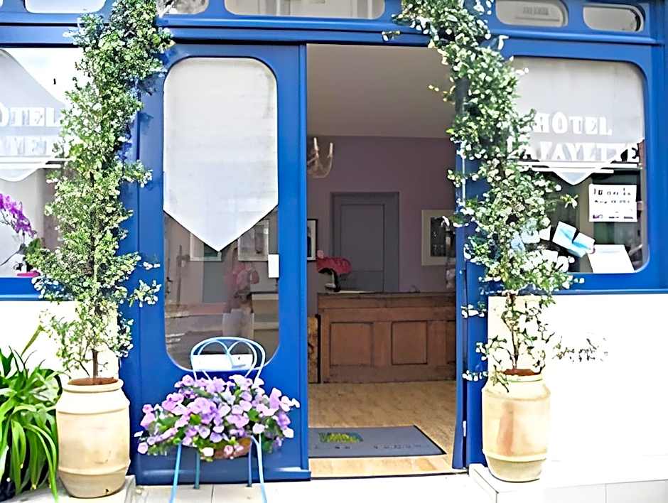 Logis Hotel Lafayette Rochefort France