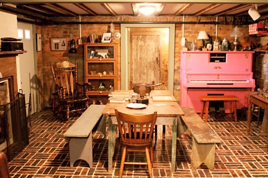Cave Hill Farm Bed & Breakfast