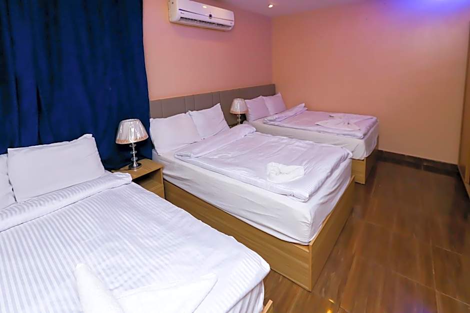 Pyramids Express View Hotel