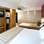 Best Western Plus Le Lavarin