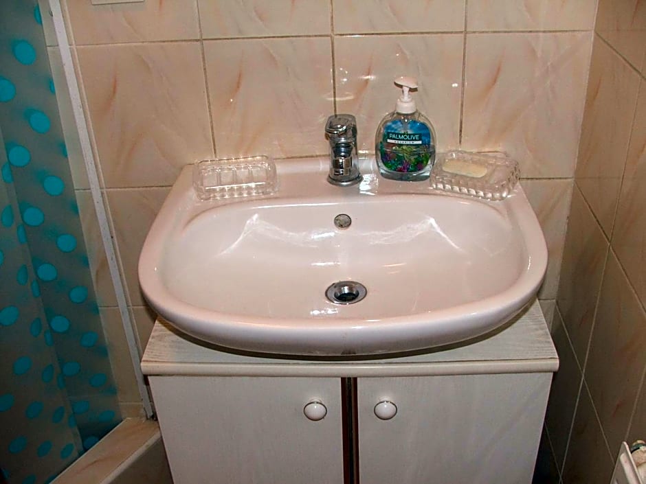 Uroczy Domek Z Ogrodem I Tarasem