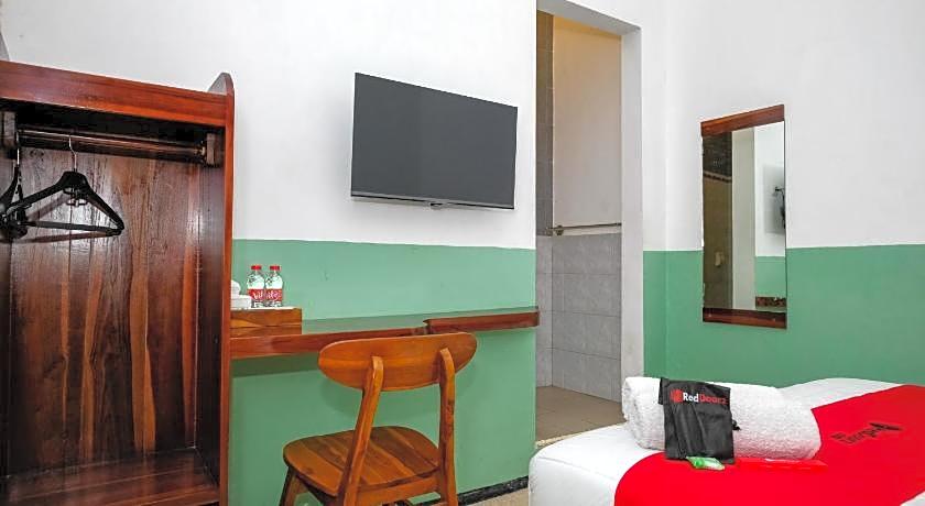 RedDoorz @ Soekarno Hatta 2