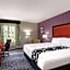 La Quinta Inn & Suites by Wyndham Knoxville North I-75