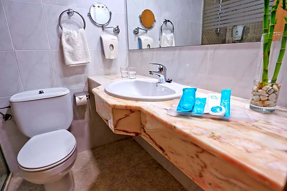 KAKTUS Hotel Volga