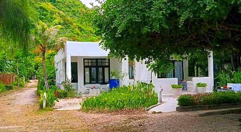 Brassiere Beach Hotel