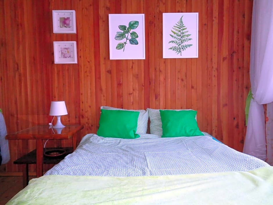 Uroczy Domek Z Ogrodem I Tarasem