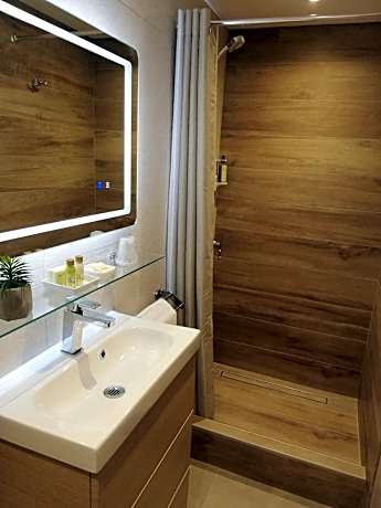 Two Connecting Double Rooms