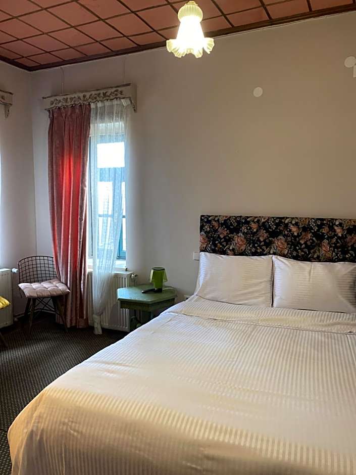 Shamrock Elati Retreats