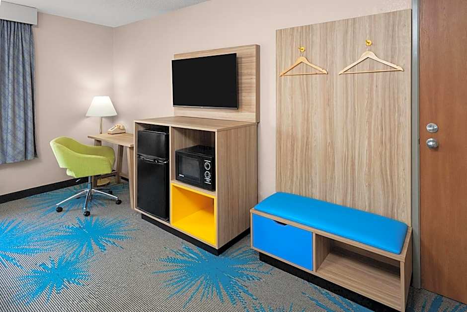 Days Inn by Wyndham Eagle River