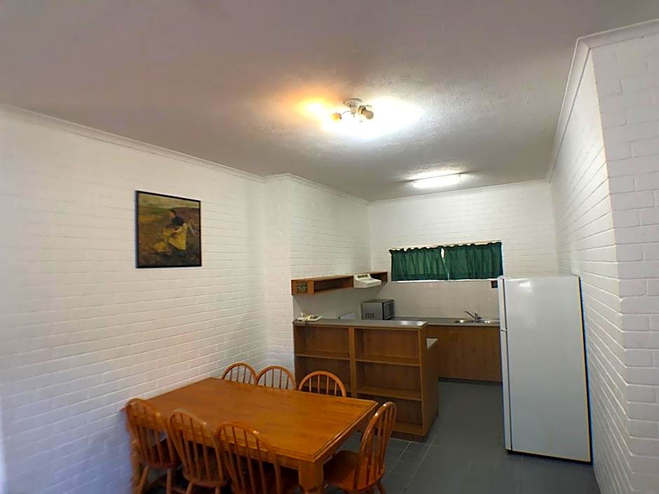 Allan Cunningham Motel