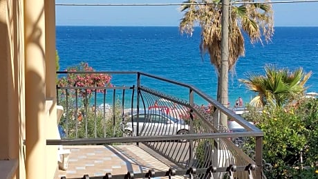 Superior Triple Room with Sea View