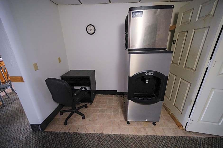 Westwood Inn & Suites Kimball I 90