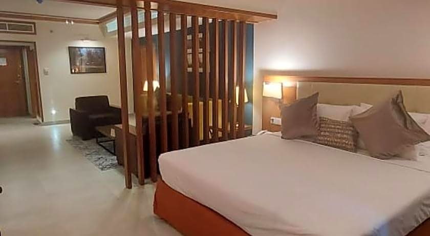 Regent Plaza Hotel & Convention Center