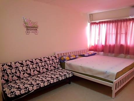 Chan Kim Don Mueang Guest House, 550 yards from Impact Muang Thong Thani