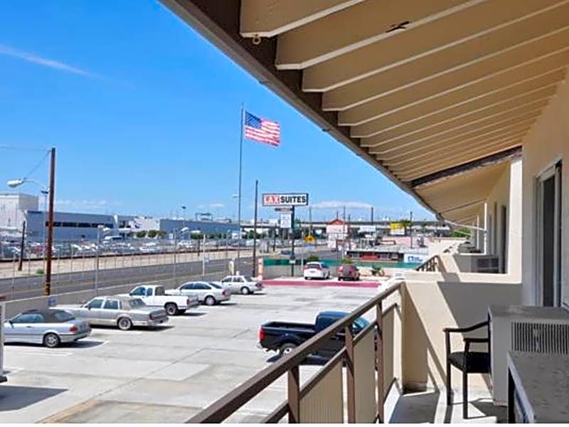 Lax Suites – Inglewood, CA