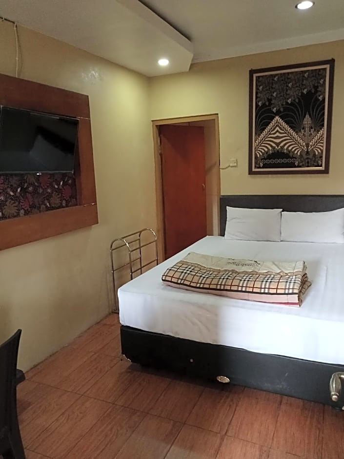 Red Chilies Hill Hotel