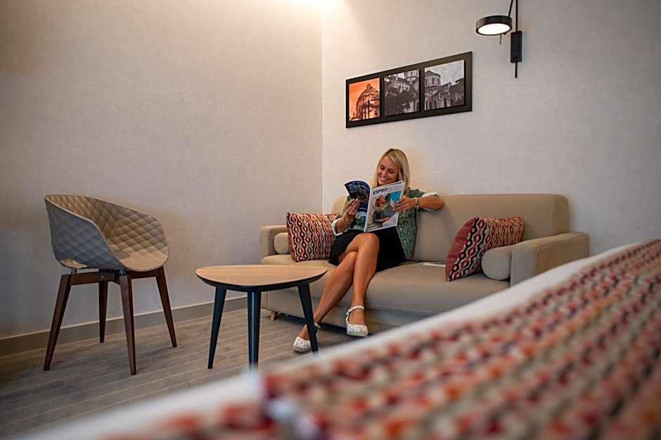 Logis Hotel Relais Saint Jacques - Châteauroux