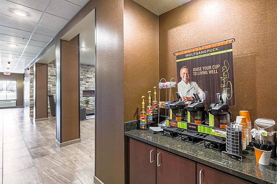 Cobblestone Hotel & Suites - Stevens Point